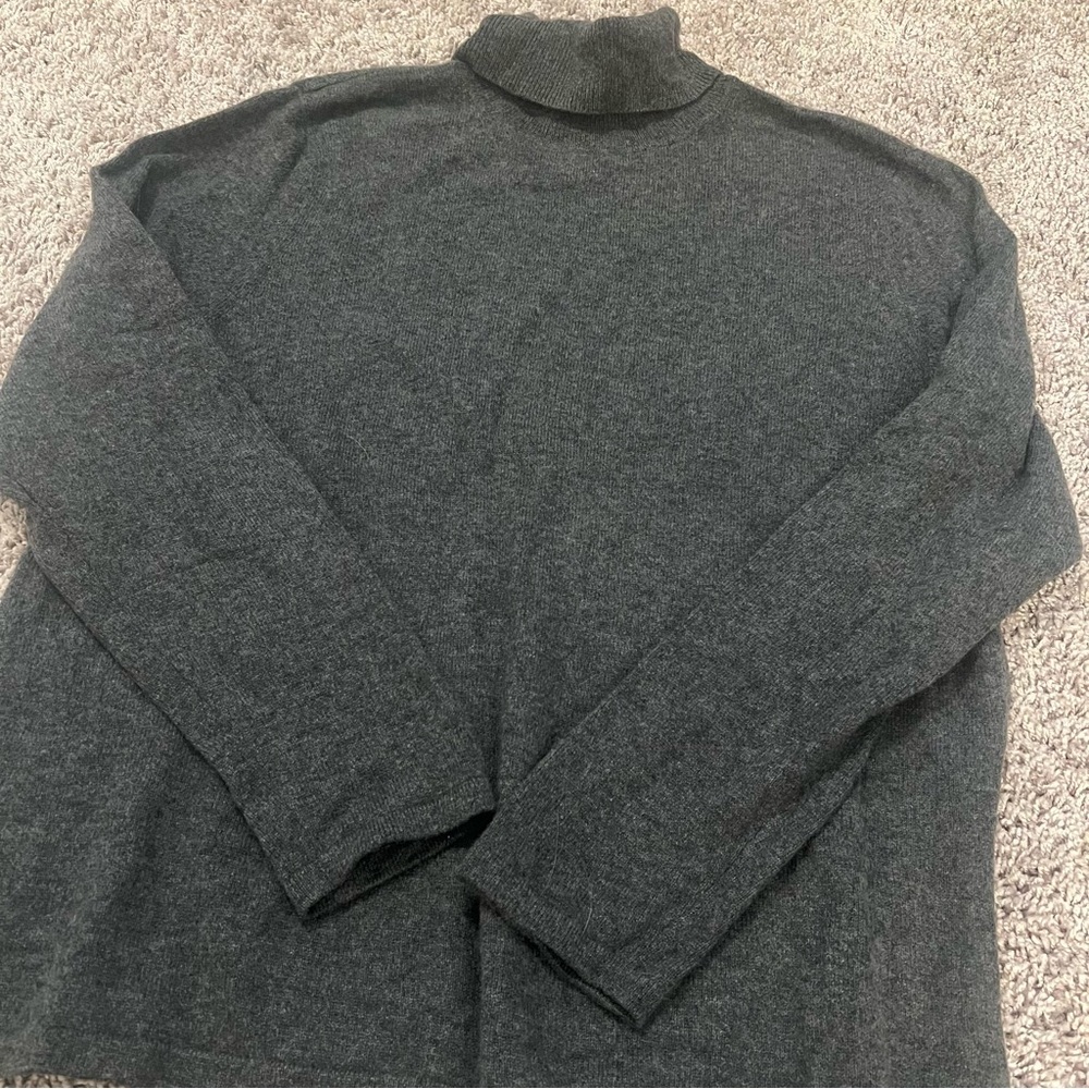 {Charter Club} 100% Cashmere Grey Turtleneck Sweater - Picture 3 of 7
